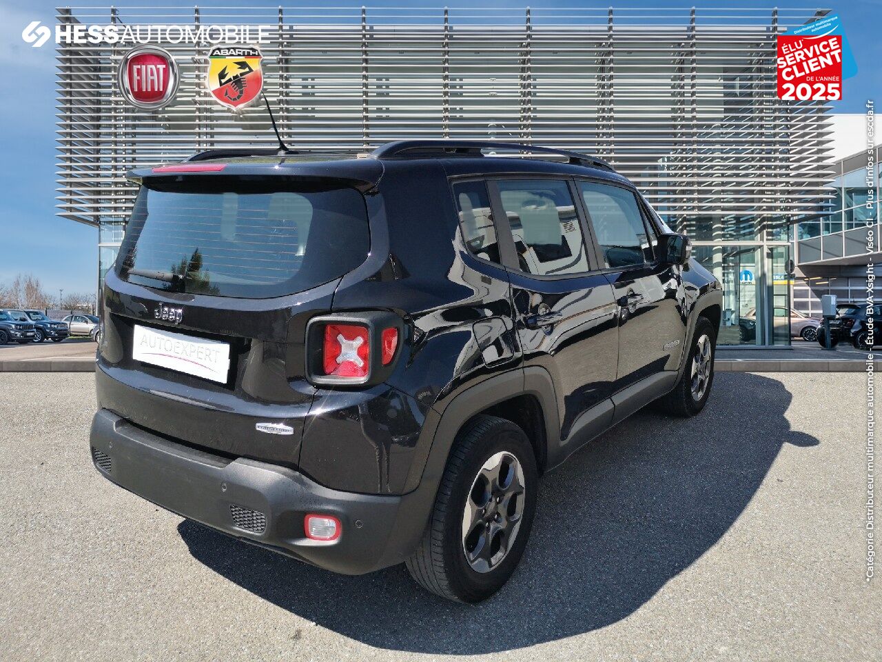 Véhicule d'occasion JEEP RENEGADE 1.4 MULTIAIR S/S 140CH LONGITUDE BVRD6 TOUVRANT chez Fiat Colmar