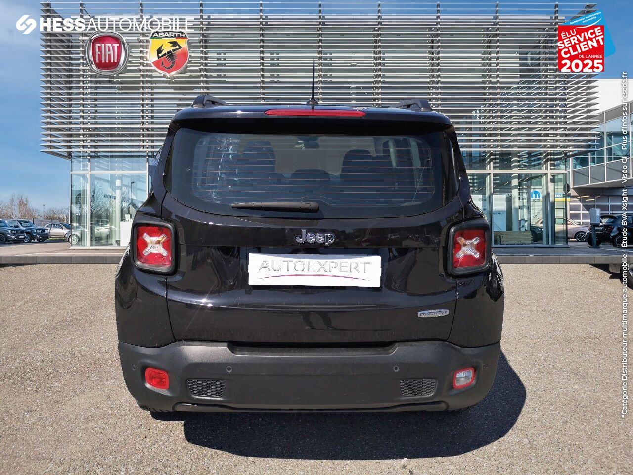 Véhicule d'occasion JEEP RENEGADE 1.4 MULTIAIR S/S 140CH LONGITUDE BVRD6 TOUVRANT chez Fiat Colmar