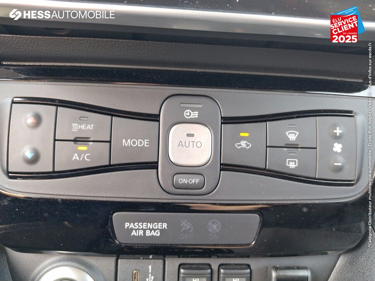 Véhicule d'occasion NISSAN LEAF 150CH 40KWH TEKNA 21.5 chez Nissan Dijon