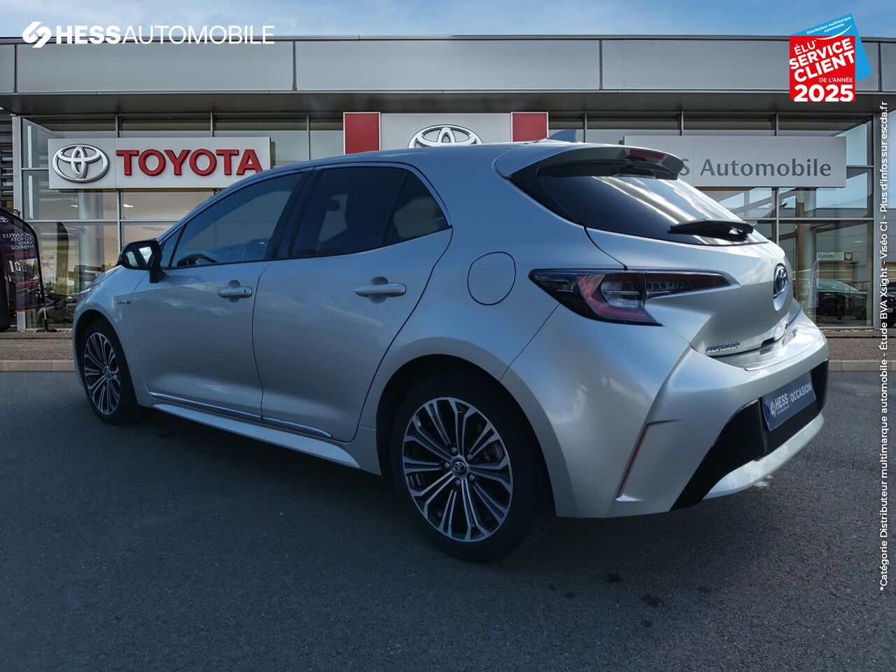 Véhicule d'occasion TOYOTA COROLLA 122H DESIGN GPS CAMERA chez Toyota Besançon