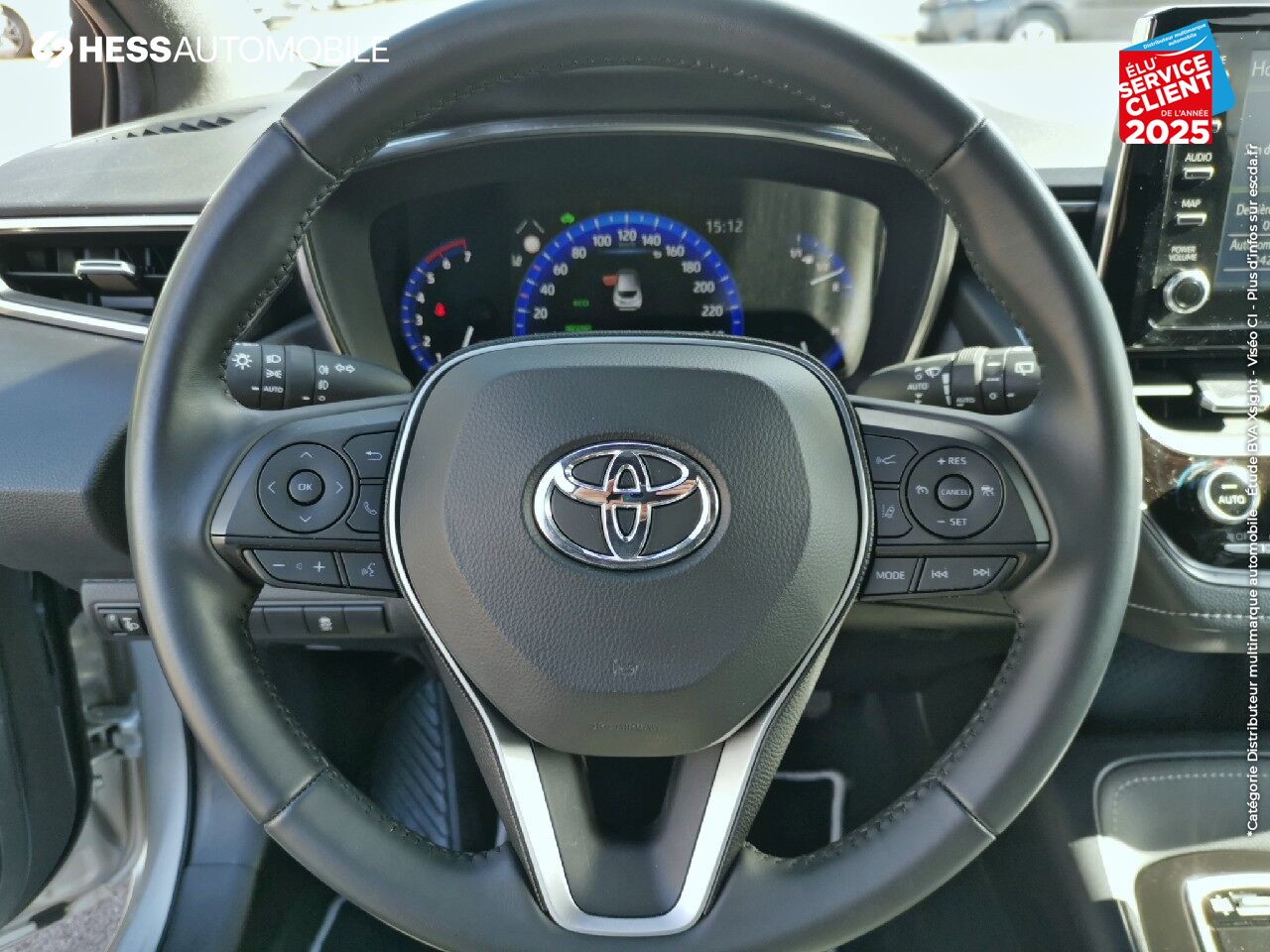 Véhicule d'occasion TOYOTA COROLLA 122H DESIGN GPS CAMERA chez Toyota Besançon
