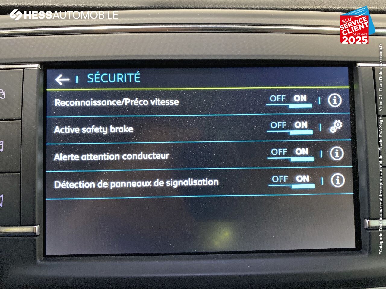 Véhicule d'occasion PEUGEOT TRAVELLER ELECTRIQUE 136CH 100KW BATTERIE 75KWH LONG BUSINESS VIP 6 PLACES chez Peugeot Charleville
