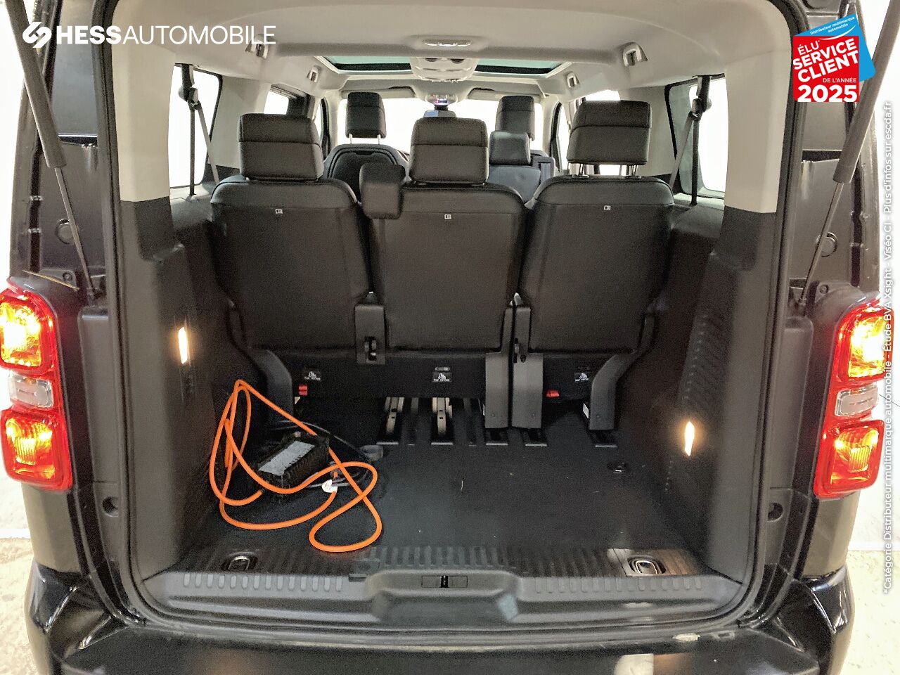 Véhicule d'occasion PEUGEOT TRAVELLER ELECTRIQUE 136CH 100KW BATTERIE 75KWH LONG BUSINESS VIP 6 PLACES chez Peugeot Charleville