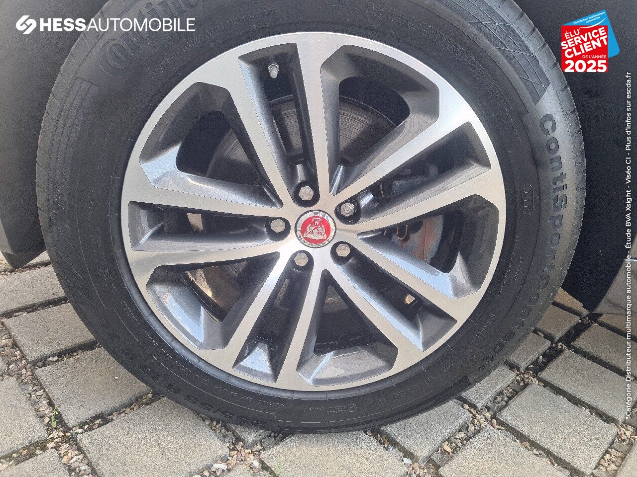 Véhicule d'occasion JAGUAR F-PACE V6 3.0D 300CH R-SPORT 4X4 BVA8 TPANO GPS CAMERA RADAR AV/AR XENON JA19 chez Jaguar Metz