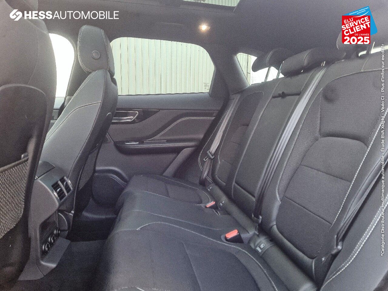 Véhicule d'occasion JAGUAR F-PACE V6 3.0D 300CH R-SPORT 4X4 BVA8 TPANO GPS CAMERA RADAR AV/AR XENON JA19 chez Jaguar Metz