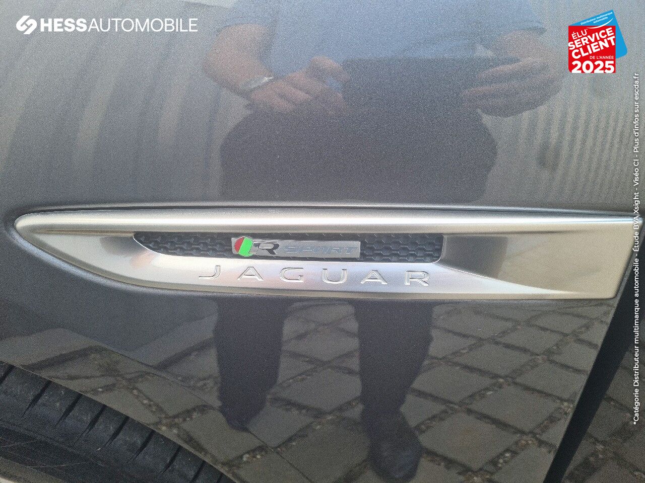 Véhicule d'occasion JAGUAR F-PACE V6 3.0D 300CH R-SPORT 4X4 BVA8 TPANO GPS CAMERA RADAR AV/AR XENON JA19 chez Jaguar Metz