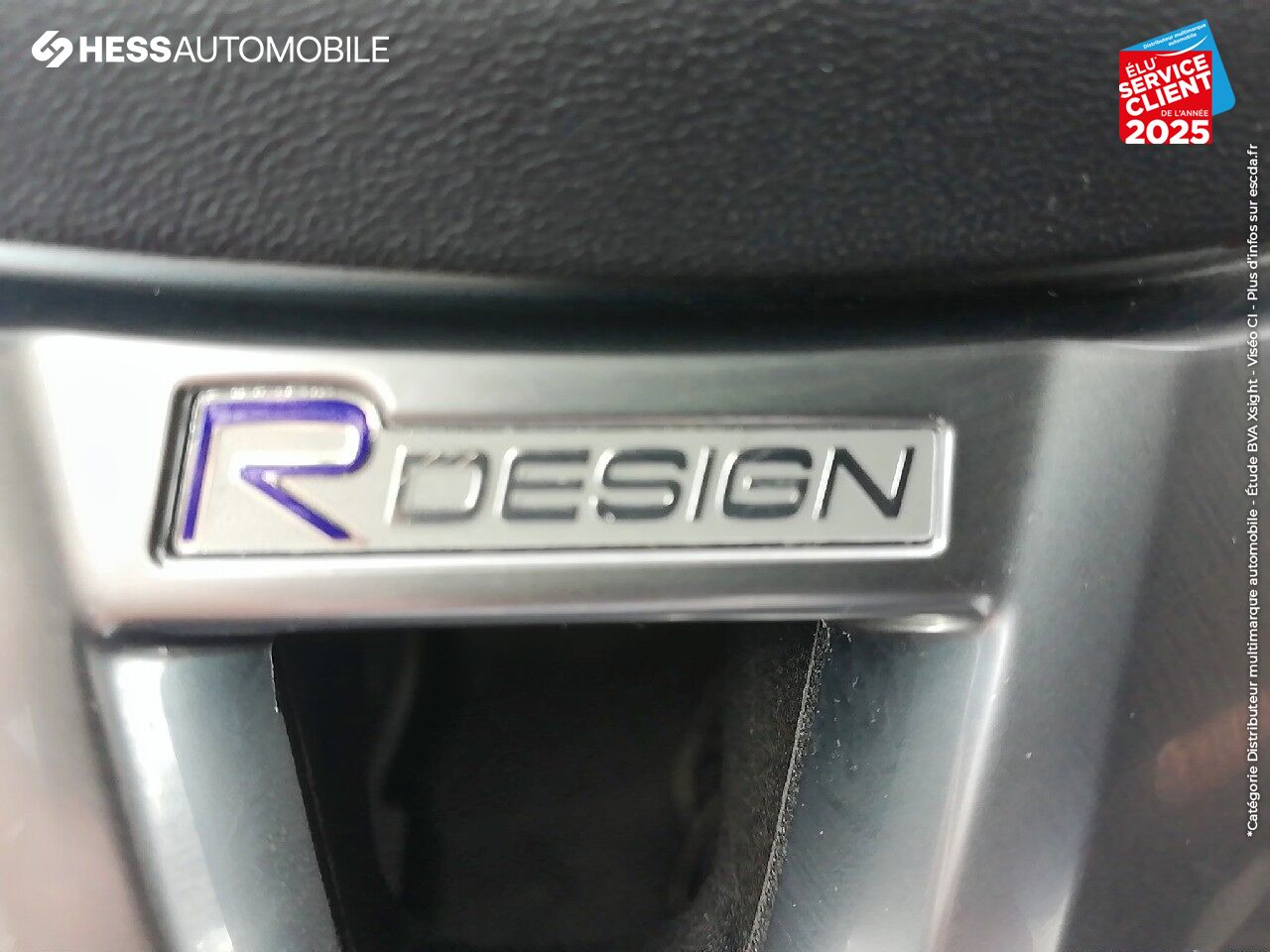 Véhicule d'occasion VOLVO V40 T2 122CH R-DESIGN GEARTRONIC chez Volvo Metz