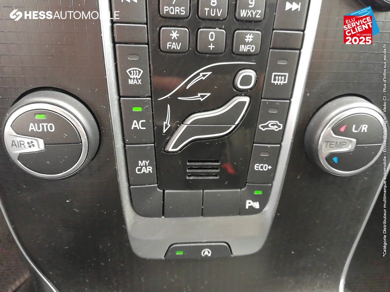 Véhicule d'occasion VOLVO V40 T2 122CH R-DESIGN GEARTRONIC chez Volvo Metz