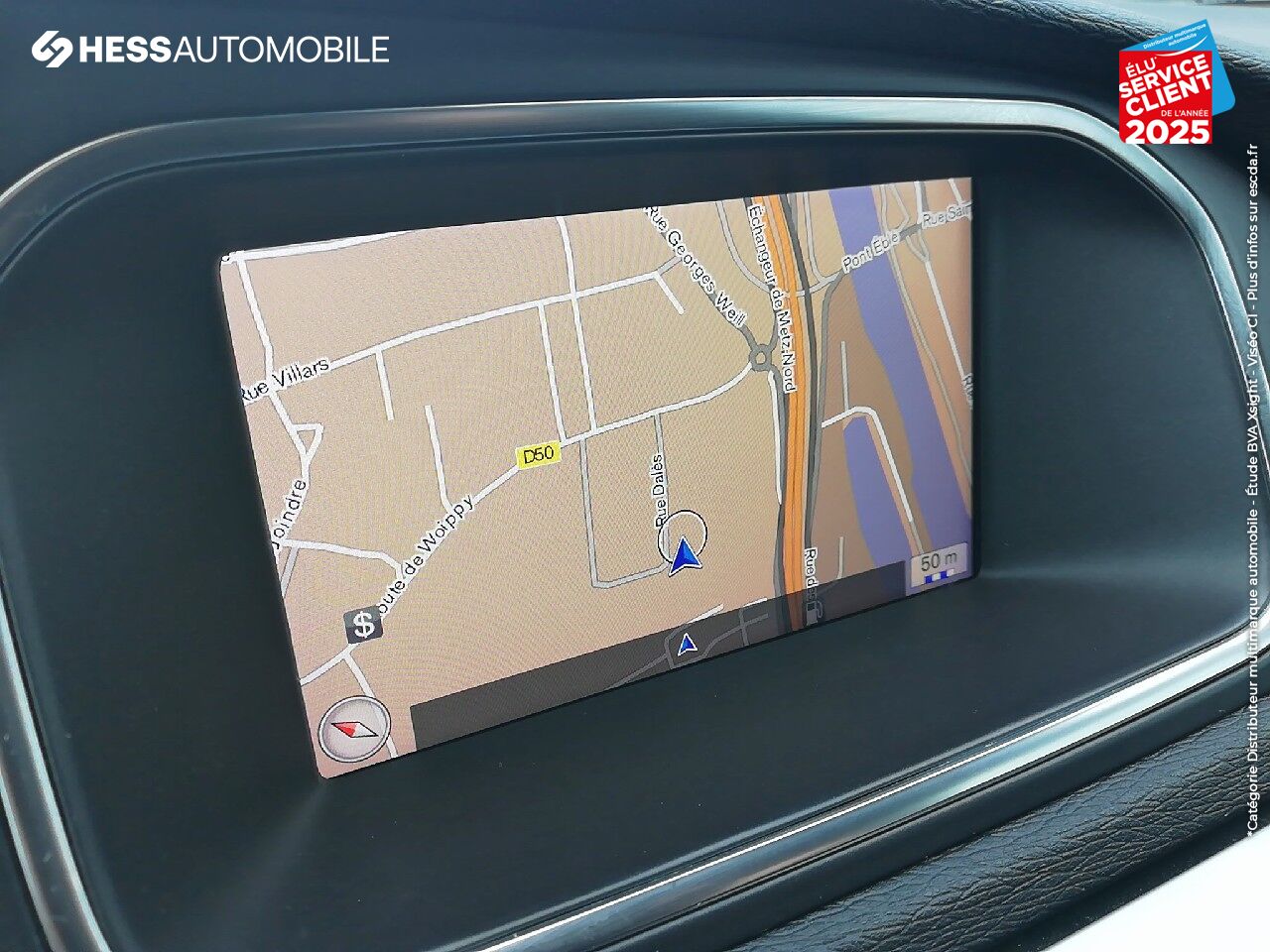 Véhicule d'occasion VOLVO V40 T2 122CH R-DESIGN GEARTRONIC chez Volvo Metz