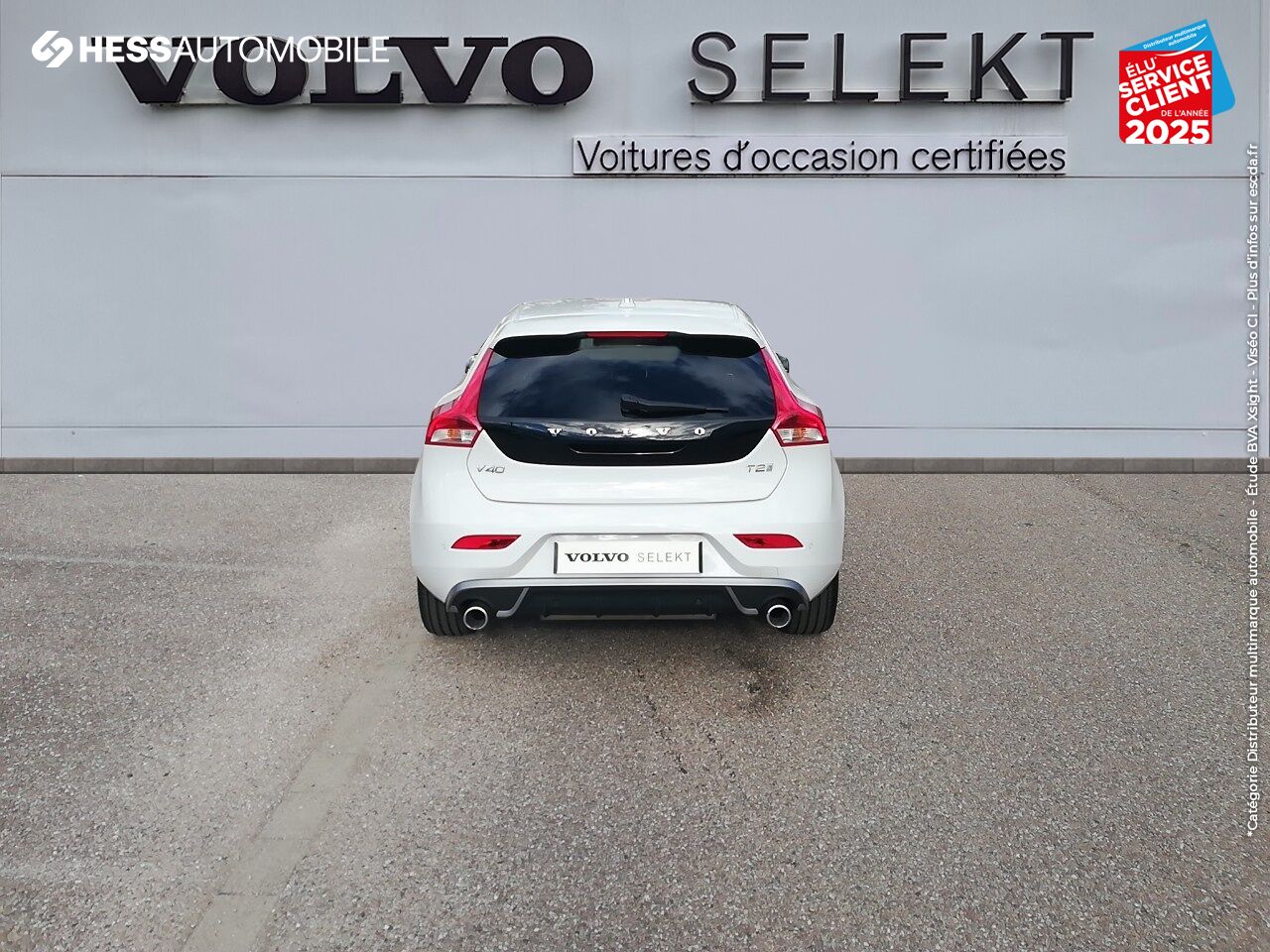 Véhicule d'occasion VOLVO V40 T2 122CH R-DESIGN GEARTRONIC chez Volvo Metz