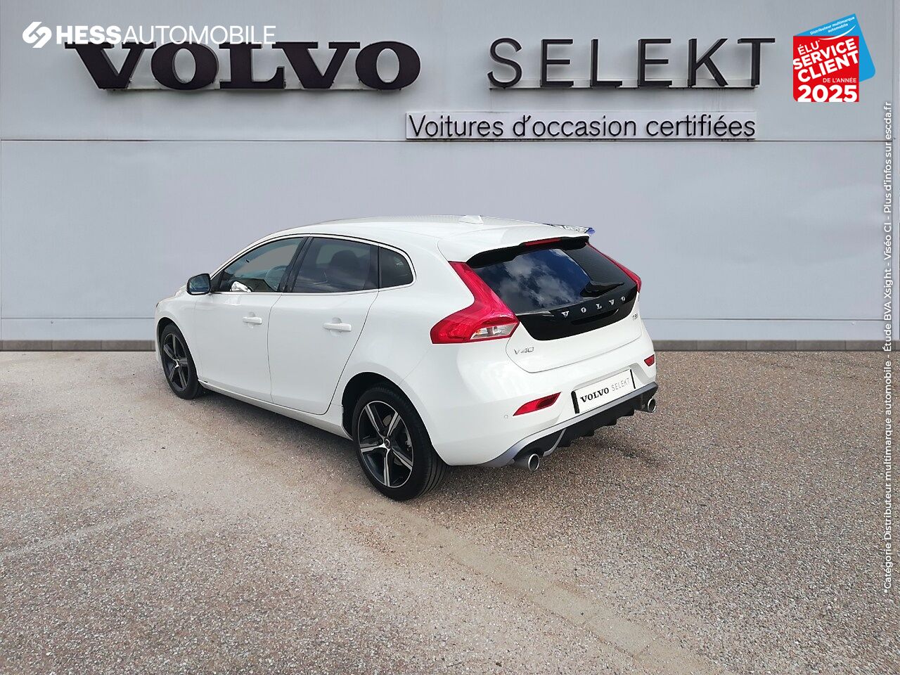Véhicule d'occasion VOLVO V40 T2 122CH R-DESIGN GEARTRONIC chez Volvo Metz