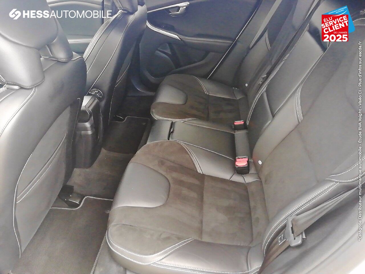 Véhicule d'occasion VOLVO V40 T2 122CH R-DESIGN GEARTRONIC chez Volvo Metz