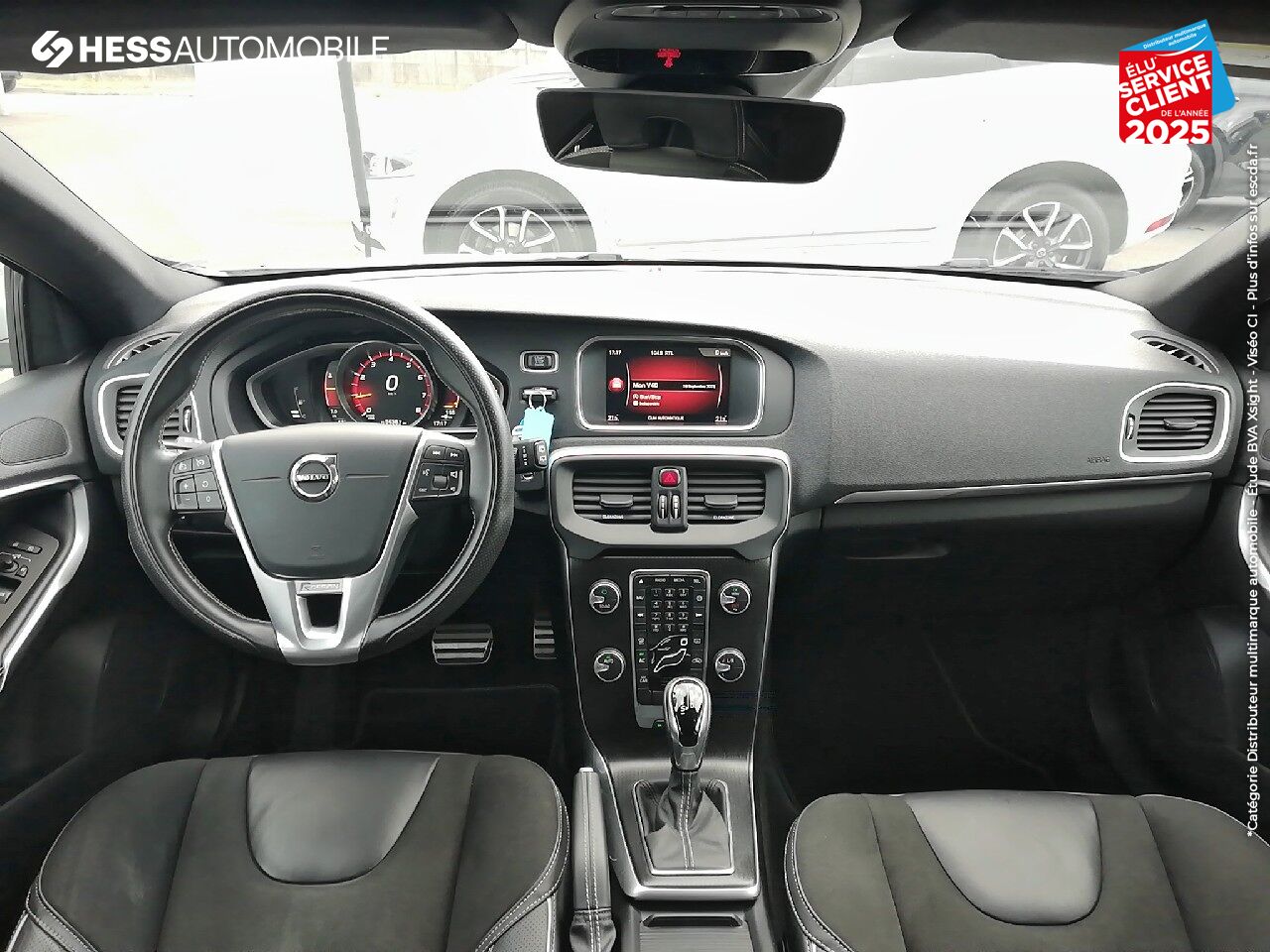 Véhicule d'occasion VOLVO V40 T2 122CH R-DESIGN GEARTRONIC chez Volvo Metz