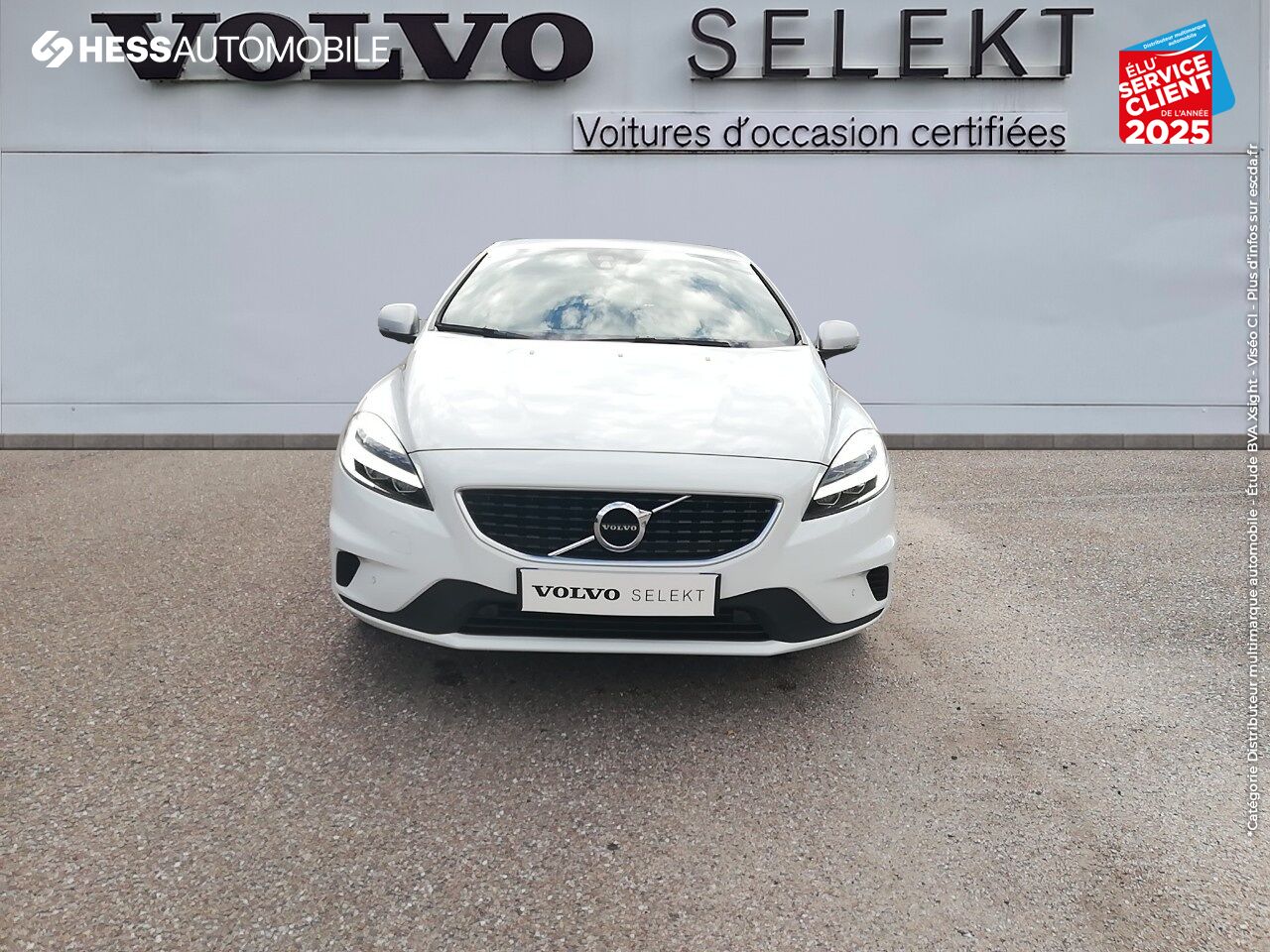 Véhicule d'occasion VOLVO V40 T2 122CH R-DESIGN GEARTRONIC chez Volvo Metz