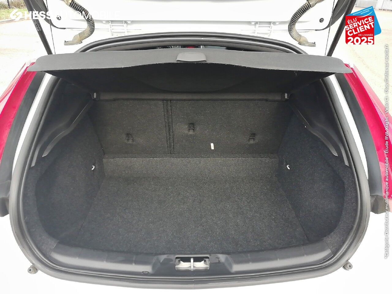 Véhicule d'occasion VOLVO V40 T2 122CH R-DESIGN GEARTRONIC chez Volvo Metz