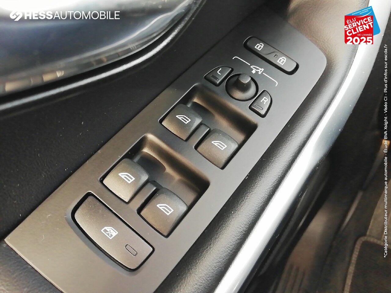Véhicule d'occasion VOLVO V40 T2 122CH R-DESIGN GEARTRONIC chez Volvo Metz