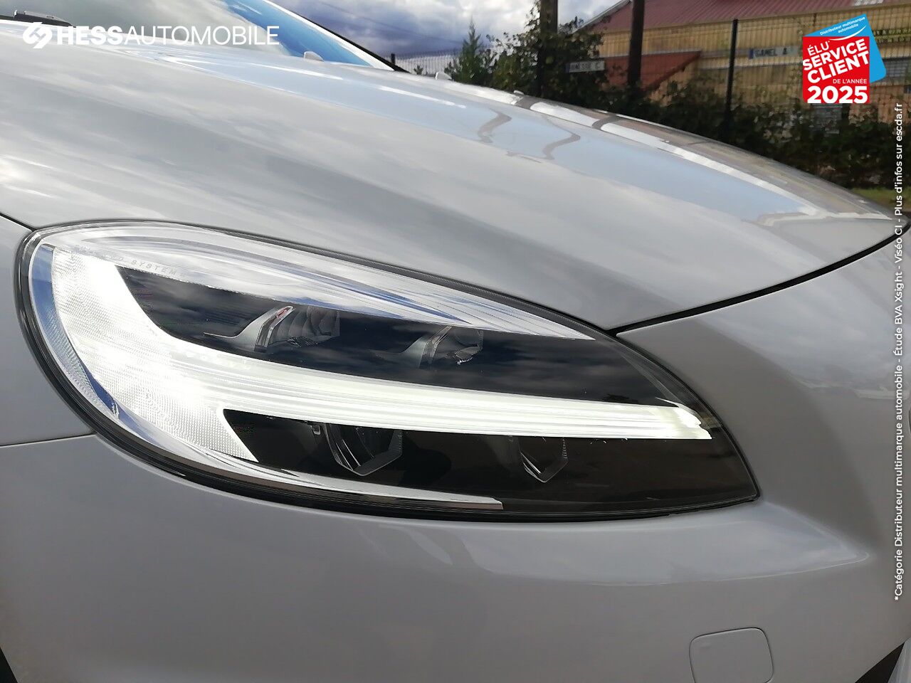 Véhicule d'occasion VOLVO V40 T2 122CH R-DESIGN GEARTRONIC chez Volvo Metz