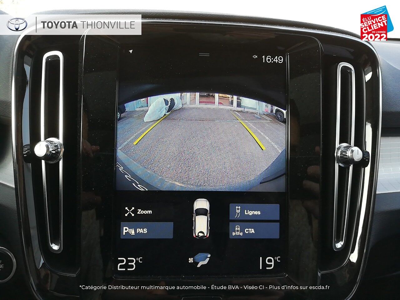 Véhicule d'occasion VOLVO XC40 D3 ADBLUE 150CH MOMENTUM chez Volvo Metz