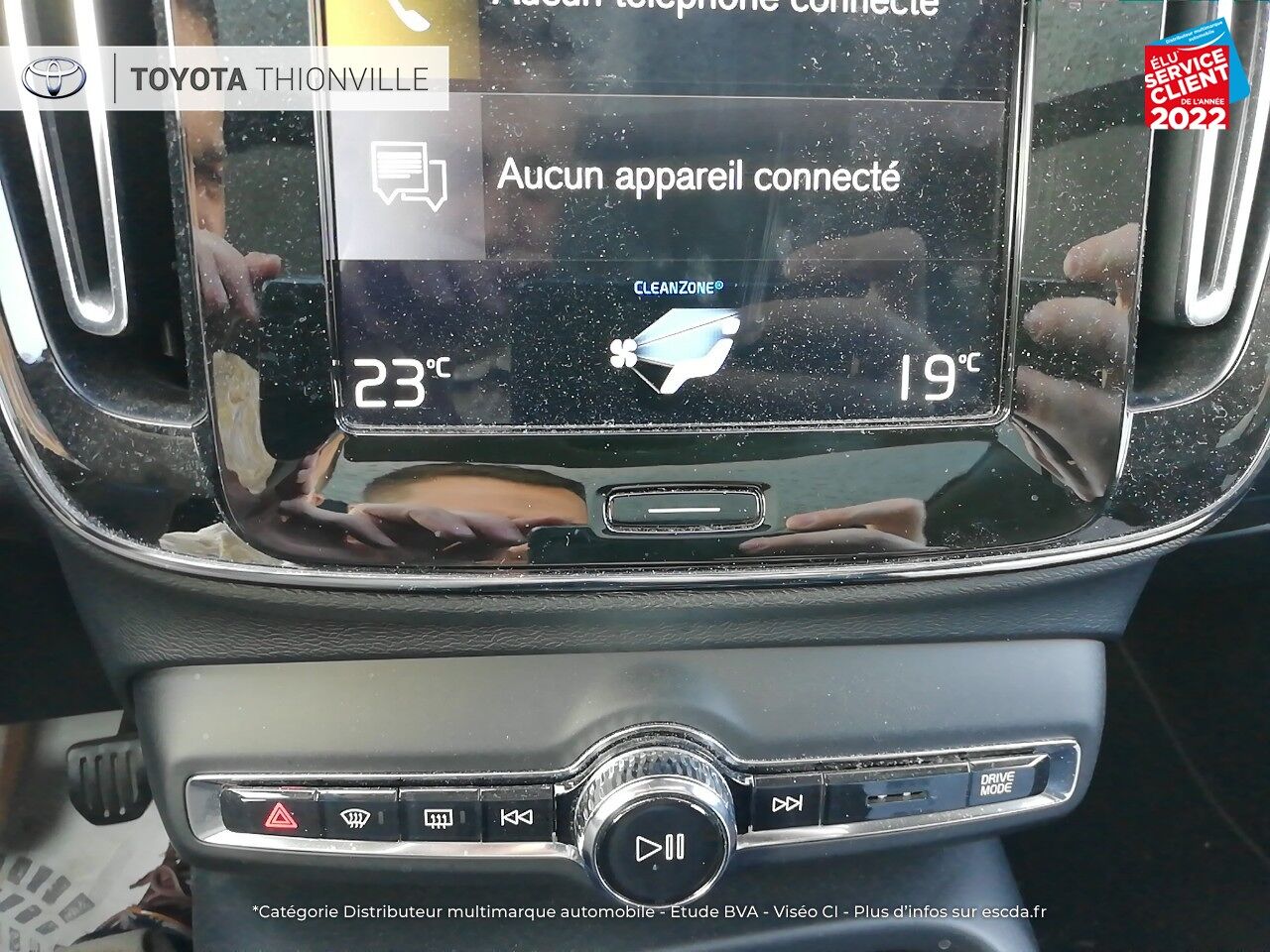 Véhicule d'occasion VOLVO XC40 D3 ADBLUE 150CH MOMENTUM chez Volvo Metz