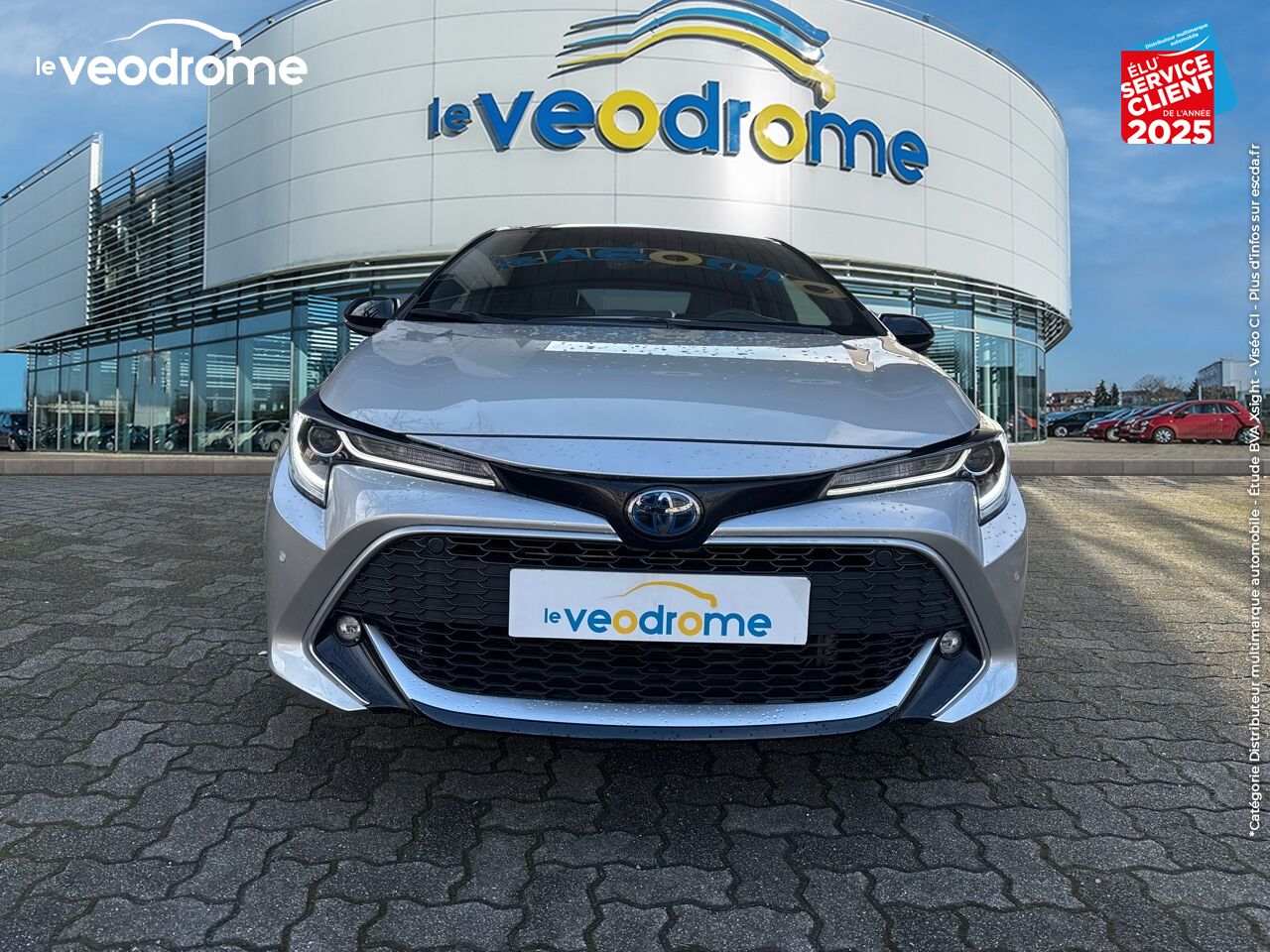 Véhicule d'occasion TOYOTA COROLLA 122H COLLECTION MY20 5CV chez Le Veodrome