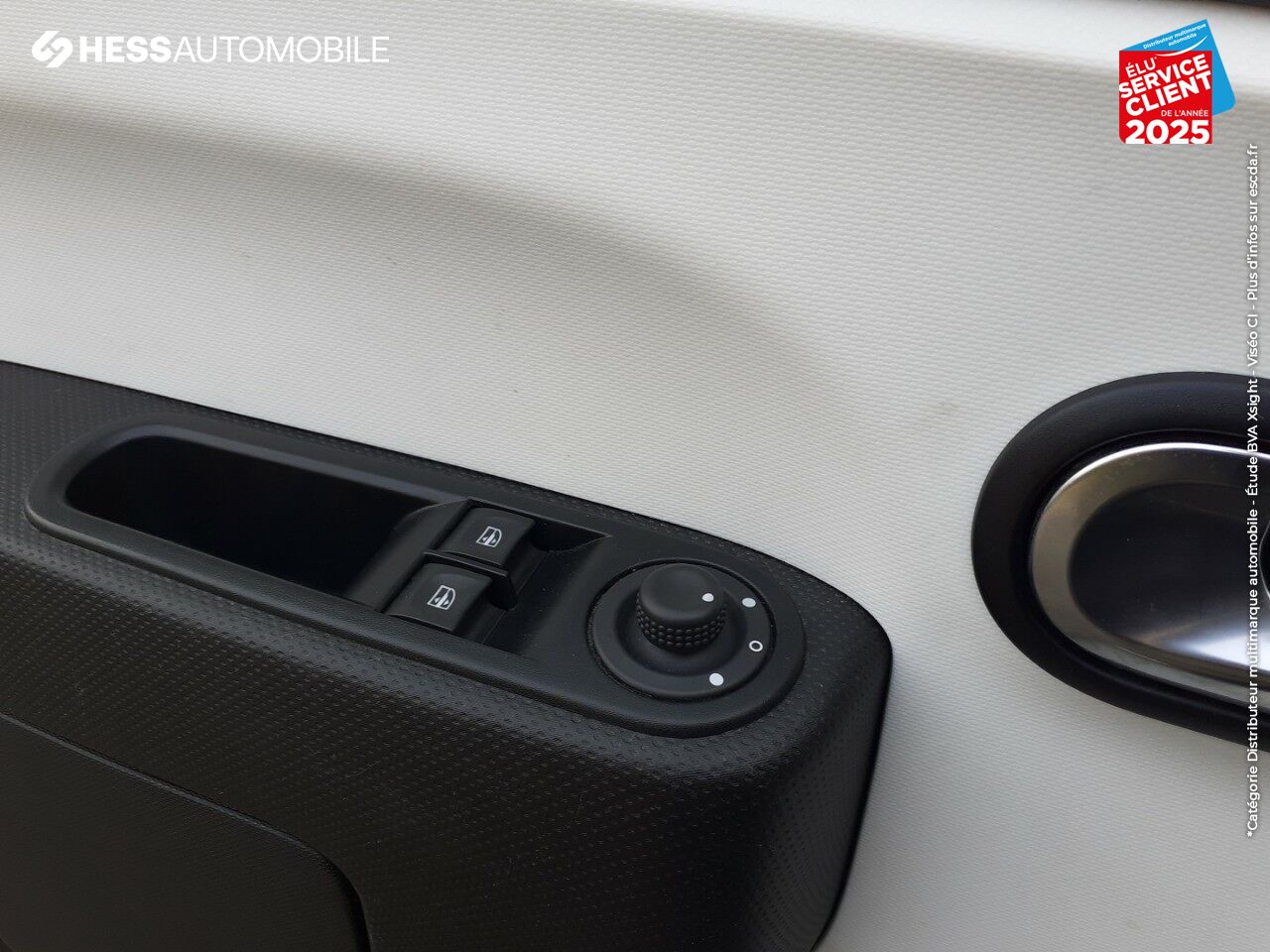 Véhicule d'occasion RENAULT TWINGO 0.9 TCE 90CH ENERGY INTENS chez Renault Mulhouse