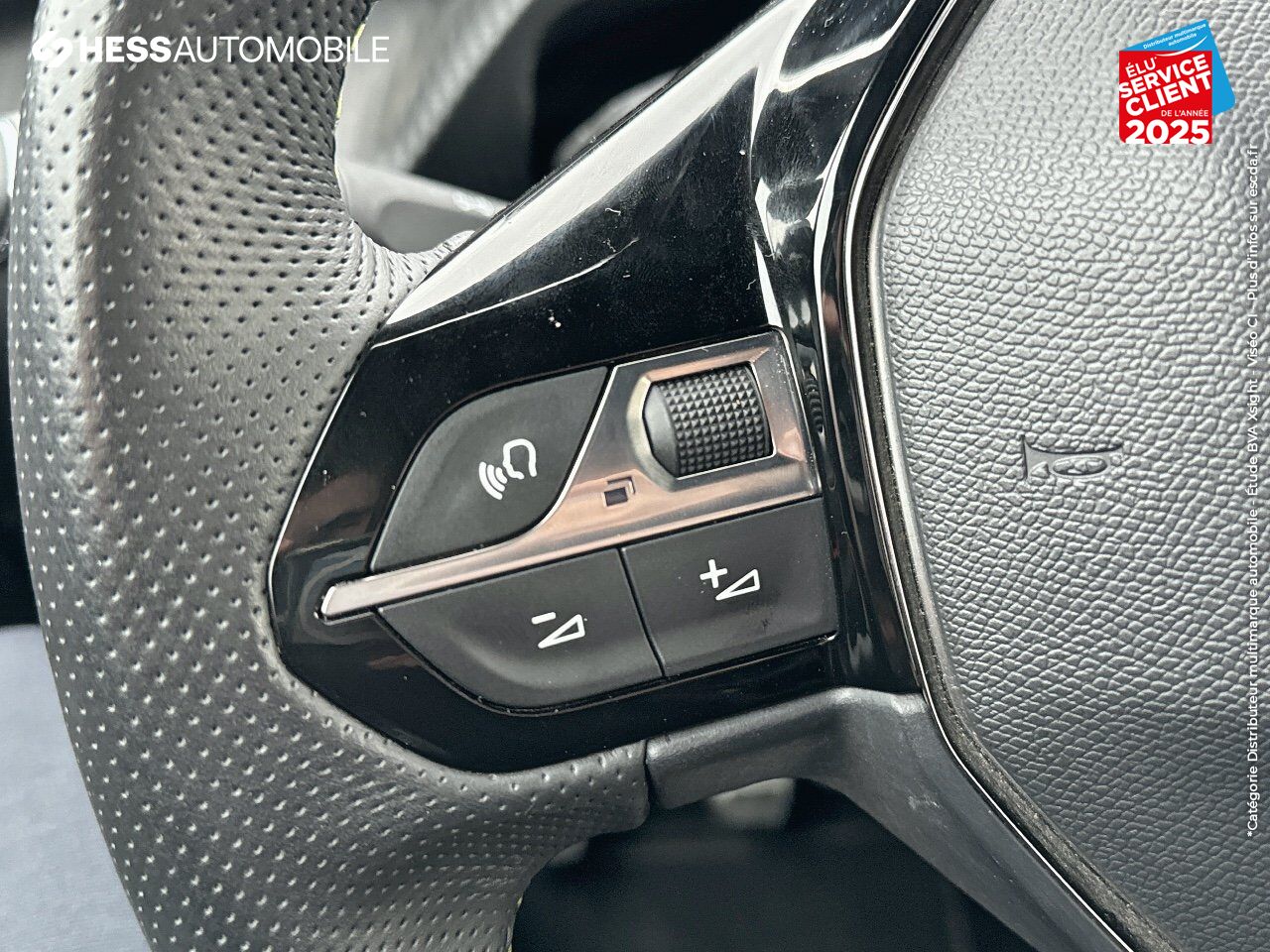 Véhicule d'occasion PEUGEOT 208 1.2 PURETECH 100CH SS GT chez Peugeot Reims