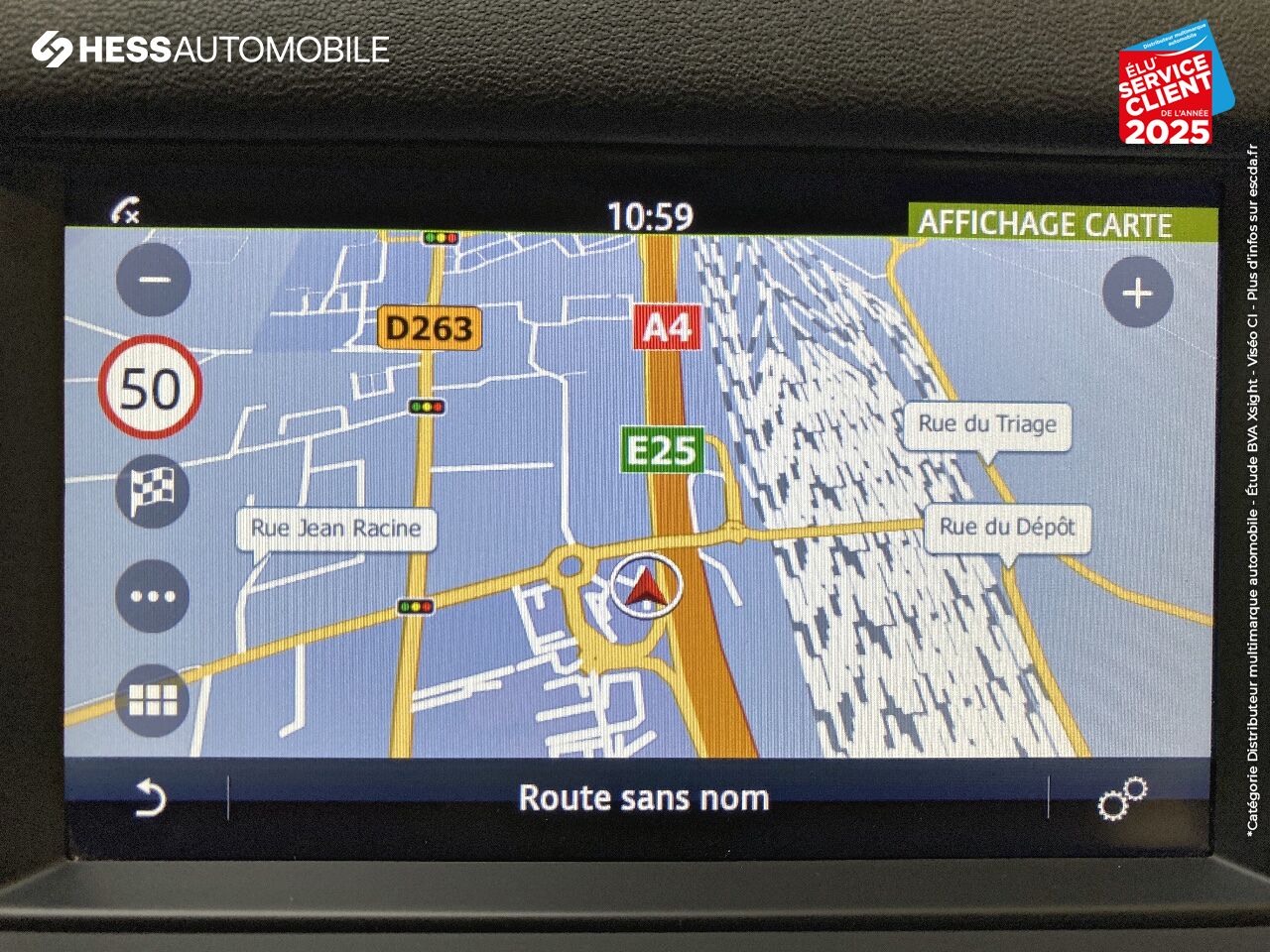 Véhicule d'occasion LAND-ROVER DISCOVERY SPORT 2.0 TD4 150CH AWD PURE BVA MARK II GPS CAMERA chez Land Rover Strasbourg