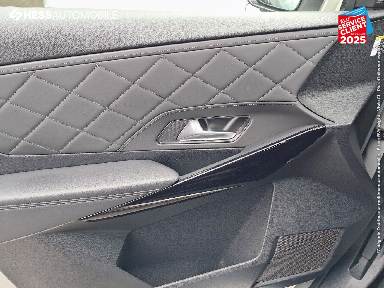 Véhicule d'occasion DS DS 7 CROSSBACK E-TENSE 4X4 300CH RIVOLI chez BMW Pontarlier