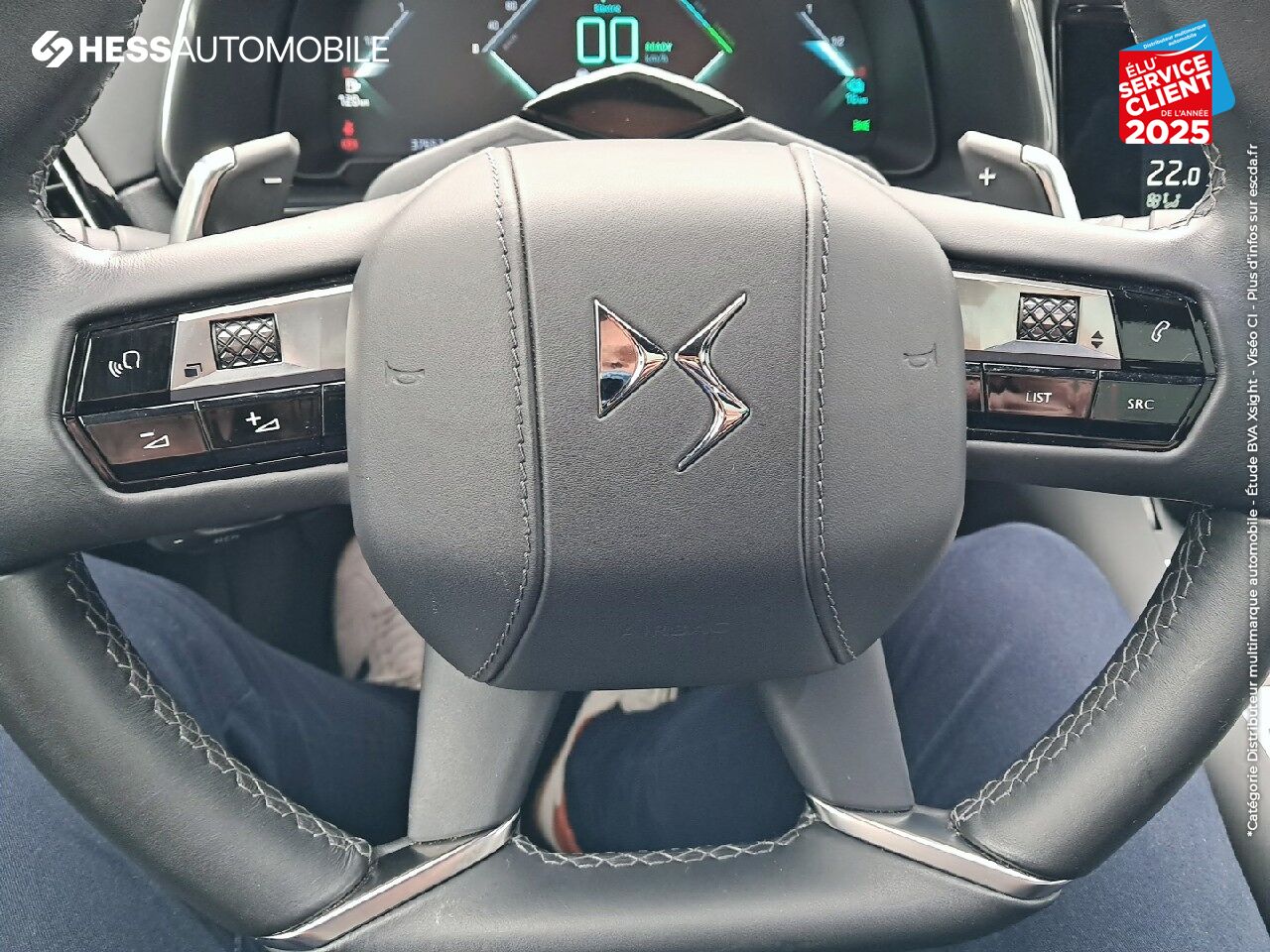 Véhicule d'occasion DS DS 7 CROSSBACK E-TENSE 4X4 300CH RIVOLI chez BMW Pontarlier