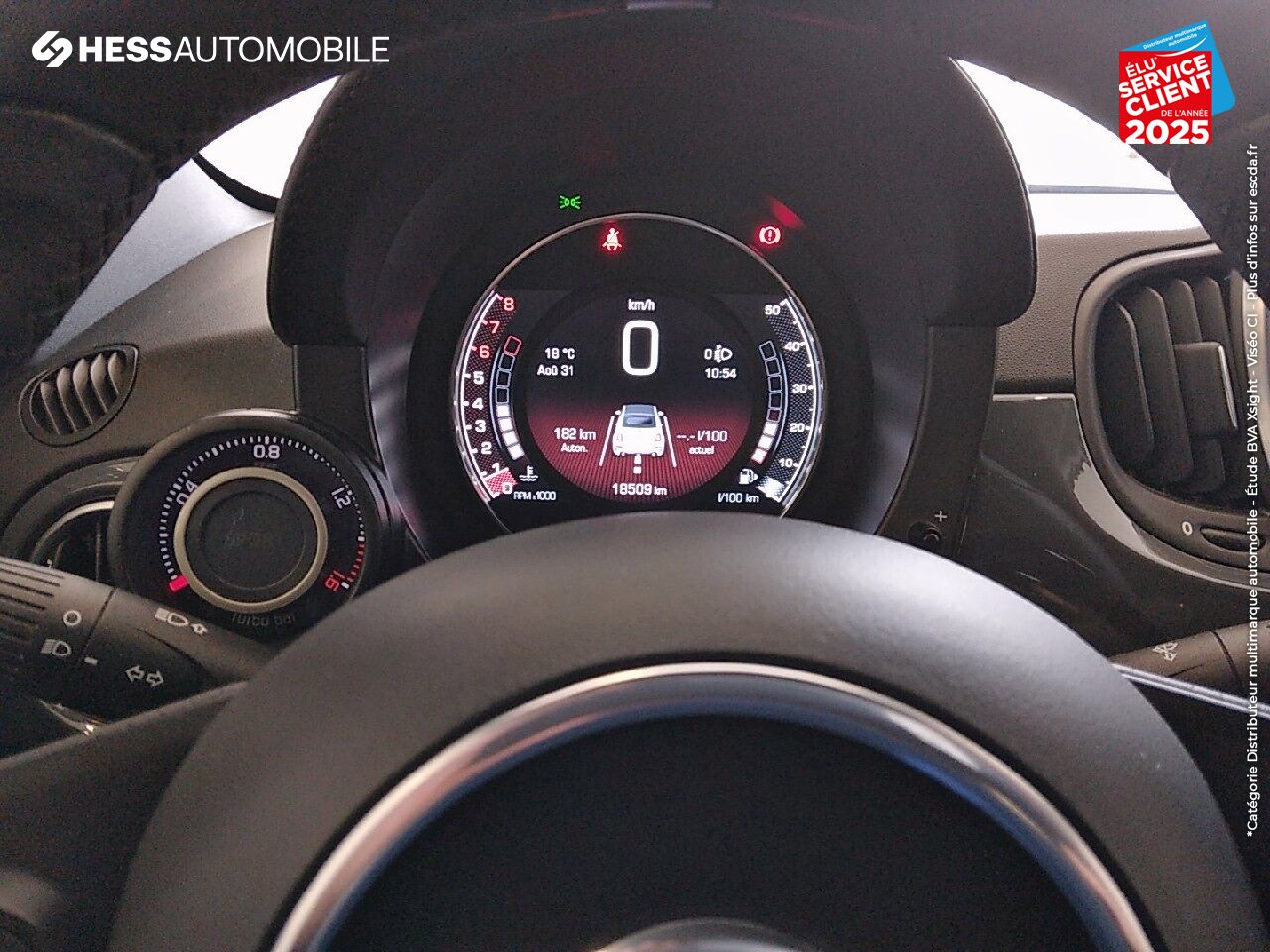 Véhicule d'occasion ABARTH 500C 1.4 TURBO T-JET 145CH 595 MY17 GPS JA17 CLIM AUTO chez HESS Automobile