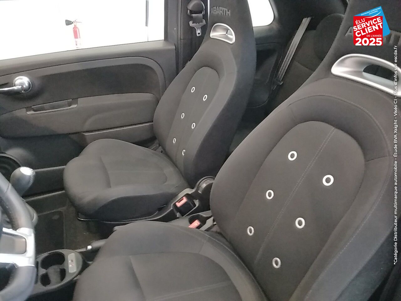 Véhicule d'occasion ABARTH 500C 1.4 TURBO T-JET 145CH 595 MY17 GPS JA17 CLIM AUTO chez HESS Automobile