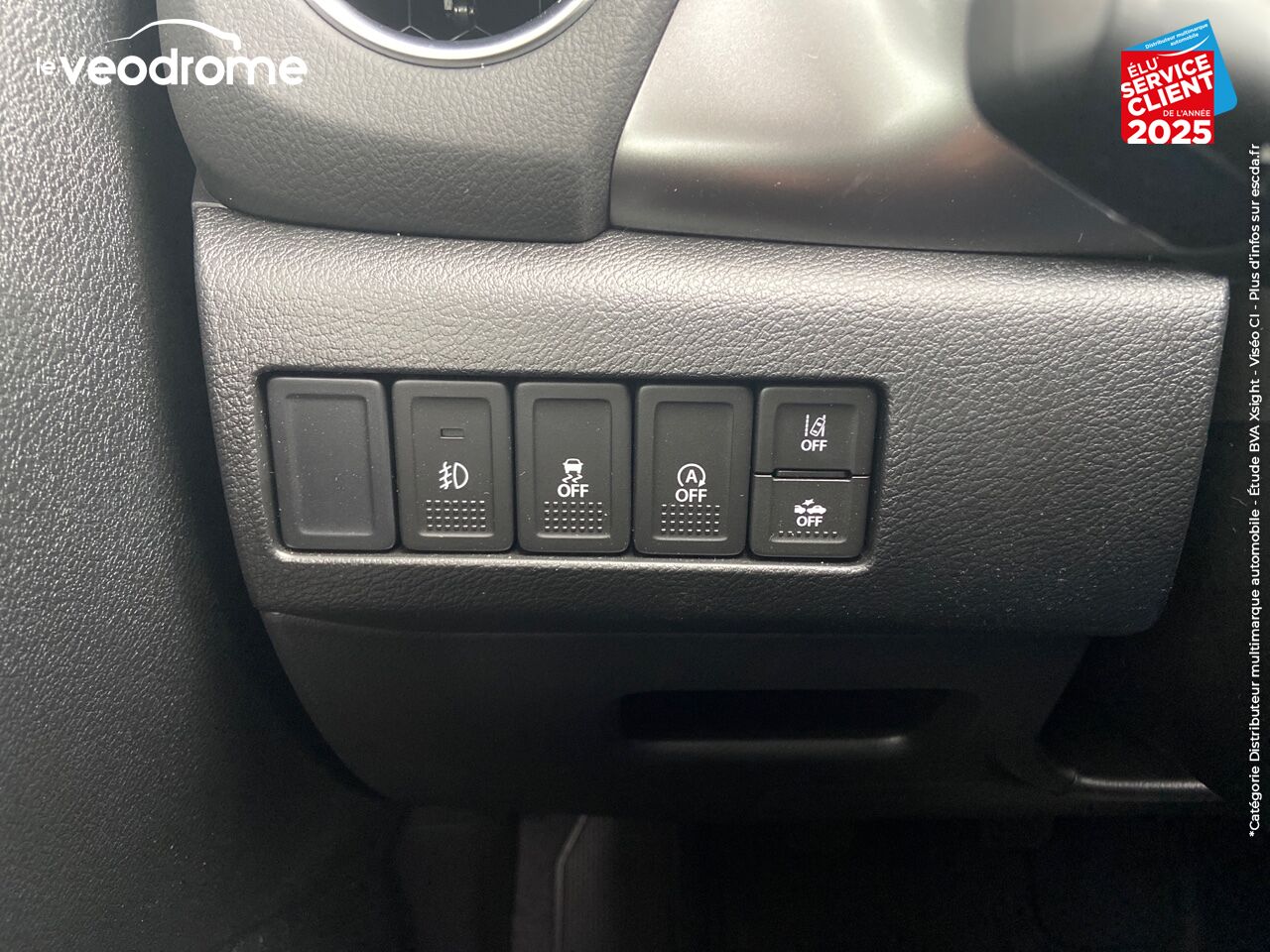 Véhicule d'occasion SUZUKI VITARA 1.4 BOOSTERJET HYBRID 129CH PRIVILEGE -22 CAMERA APPLE CARPLAY/ANDROIDAUTO LED SIEGE CHAUF chez Le Veodrome