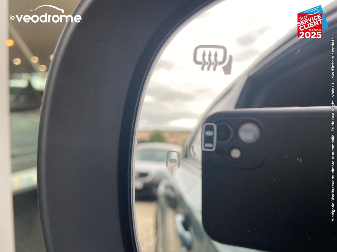 Véhicule d'occasion SUZUKI VITARA 1.4 BOOSTERJET HYBRID 129CH PRIVILEGE -22 CAMERA APPLE CARPLAY/ANDROIDAUTO LED SIEGE CHAUF chez Le Veodrome