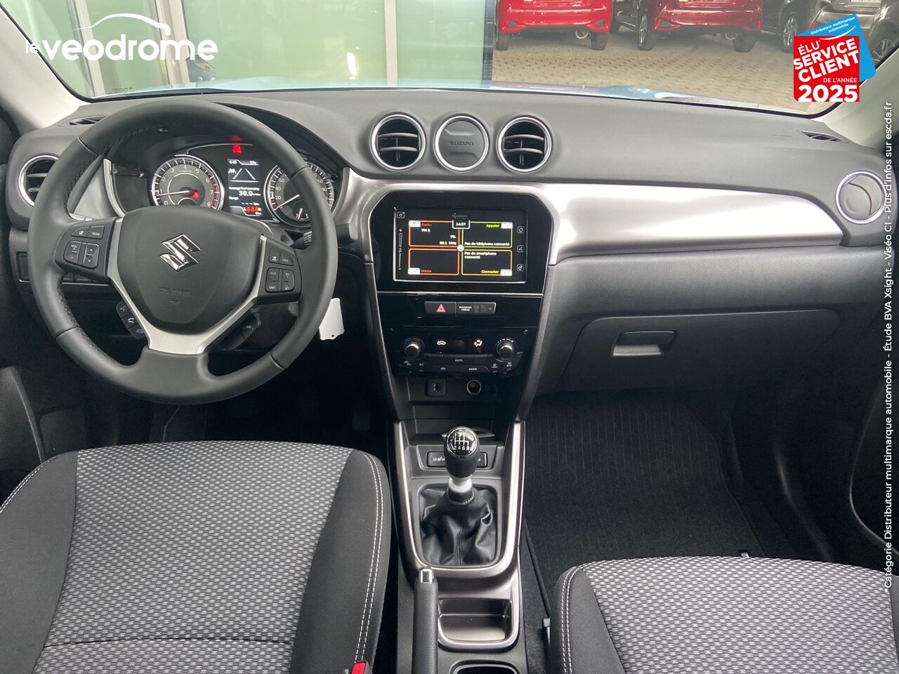 Véhicule d'occasion SUZUKI VITARA 1.4 BOOSTERJET HYBRID 129CH PRIVILEGE -22 CAMERA APPLE CARPLAY/ANDROIDAUTO LED SIEGE CHAUF chez Le Veodrome