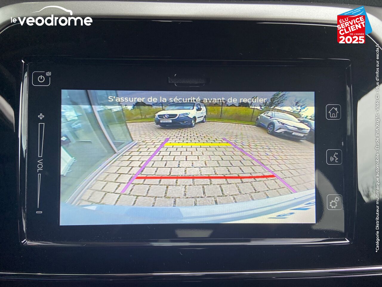Véhicule d'occasion SUZUKI VITARA 1.4 BOOSTERJET HYBRID 129CH PRIVILEGE -22 CAMERA APPLE CARPLAY/ANDROIDAUTO LED SIEGE CHAUF chez Le Veodrome