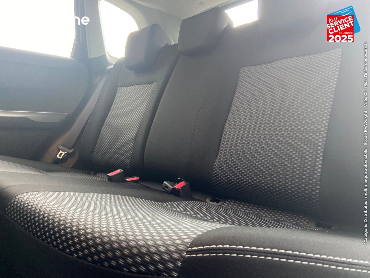 Véhicule d'occasion SUZUKI VITARA 1.4 BOOSTERJET HYBRID 129CH PRIVILEGE -22 CAMERA APPLE CARPLAY/ANDROIDAUTO LED SIEGE CHAUF chez Le Veodrome