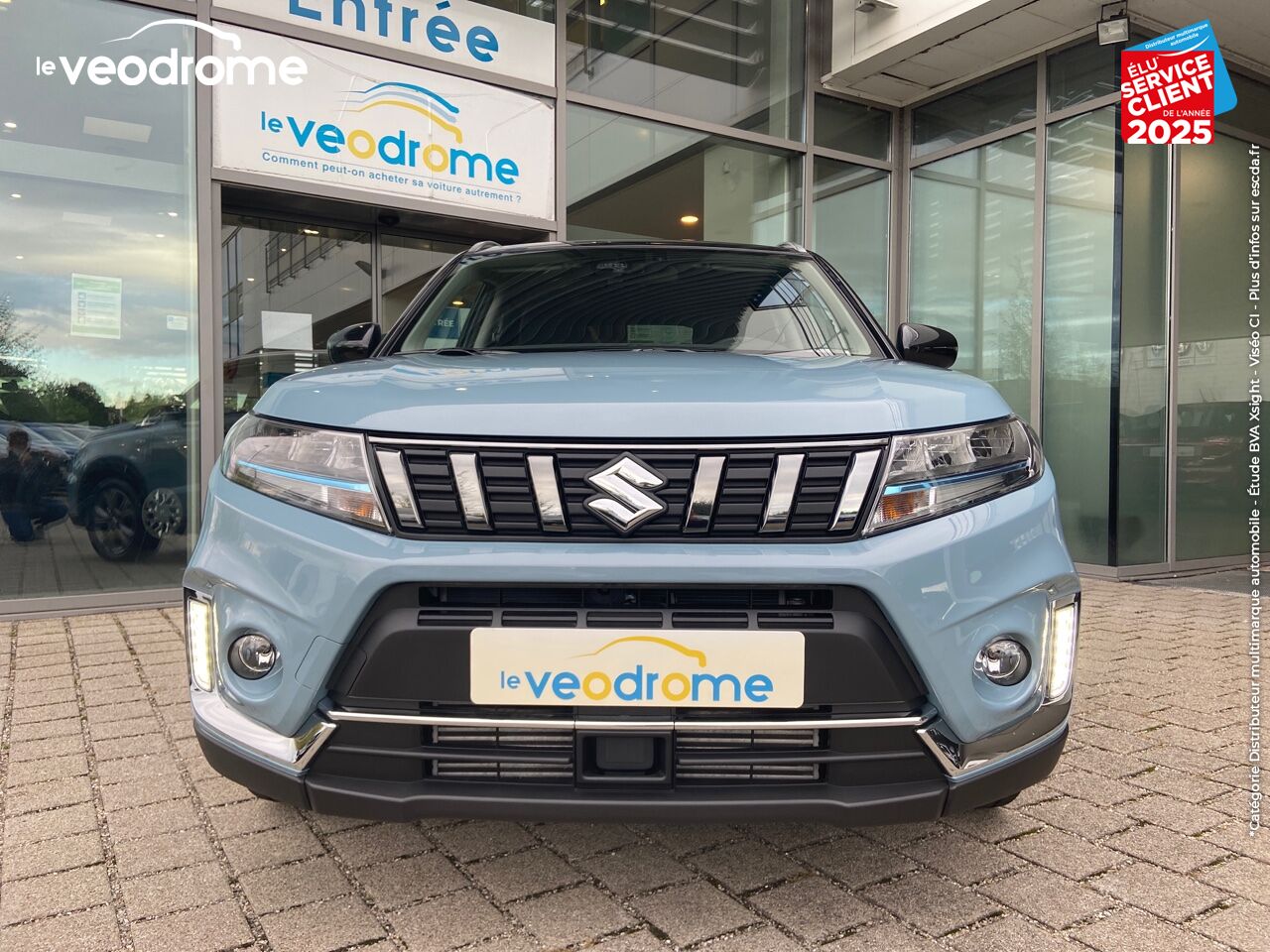 Véhicule d'occasion SUZUKI VITARA 1.4 BOOSTERJET HYBRID 129CH PRIVILEGE -22 CAMERA APPLE CARPLAY/ANDROIDAUTO LED SIEGE CHAUF chez Le Veodrome