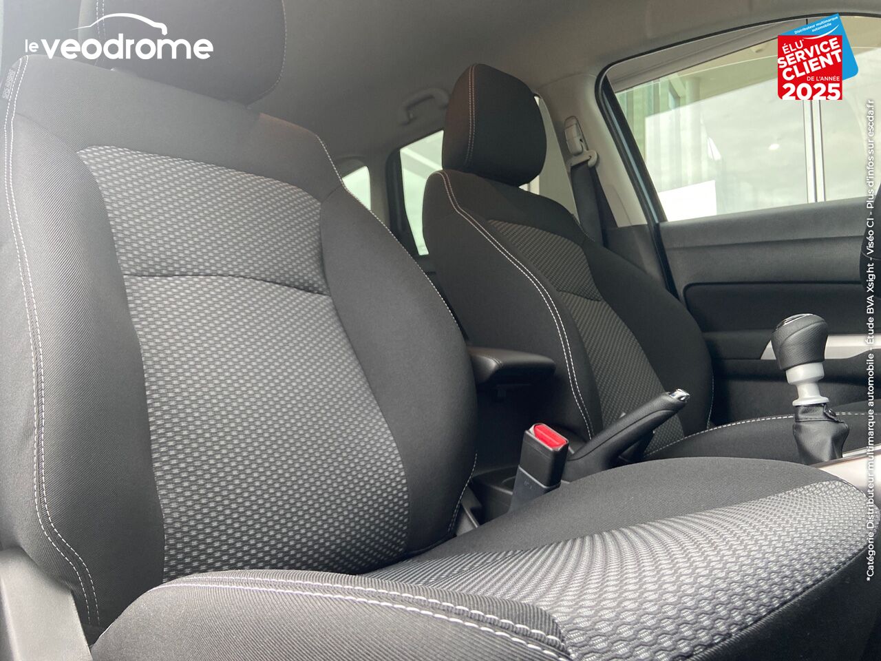 Véhicule d'occasion SUZUKI VITARA 1.4 BOOSTERJET HYBRID 129CH PRIVILEGE -22 CAMERA APPLE CARPLAY/ANDROIDAUTO LED SIEGE CHAUF chez Le Veodrome