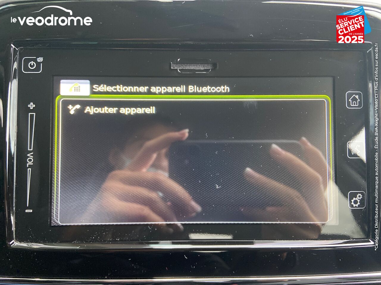 Véhicule d'occasion SUZUKI VITARA 1.4 BOOSTERJET HYBRID 129CH PRIVILEGE -22 CAMERA APPLE CARPLAY/ANDROIDAUTO LED SIEGE CHAUF chez Le Veodrome
