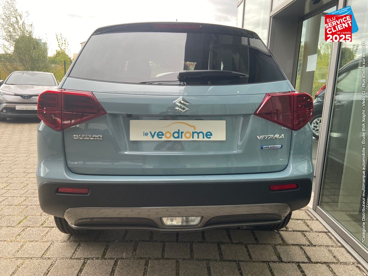 Véhicule d'occasion SUZUKI VITARA 1.4 BOOSTERJET HYBRID 129CH PRIVILEGE -22 CAMERA APPLE CARPLAY/ANDROIDAUTO LED SIEGE CHAUF chez Le Veodrome