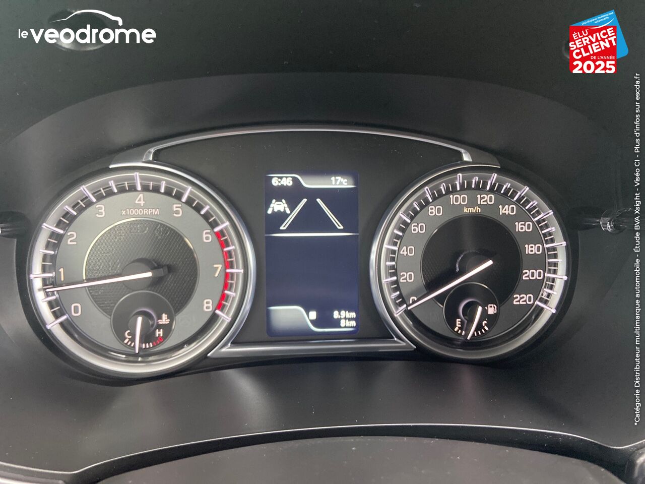 Véhicule d'occasion SUZUKI VITARA 1.4 BOOSTERJET HYBRID 129CH PRIVILEGE -22 CAMERA APPLE CARPLAY/ANDROIDAUTO LED SIEGE CHAUF chez Le Veodrome