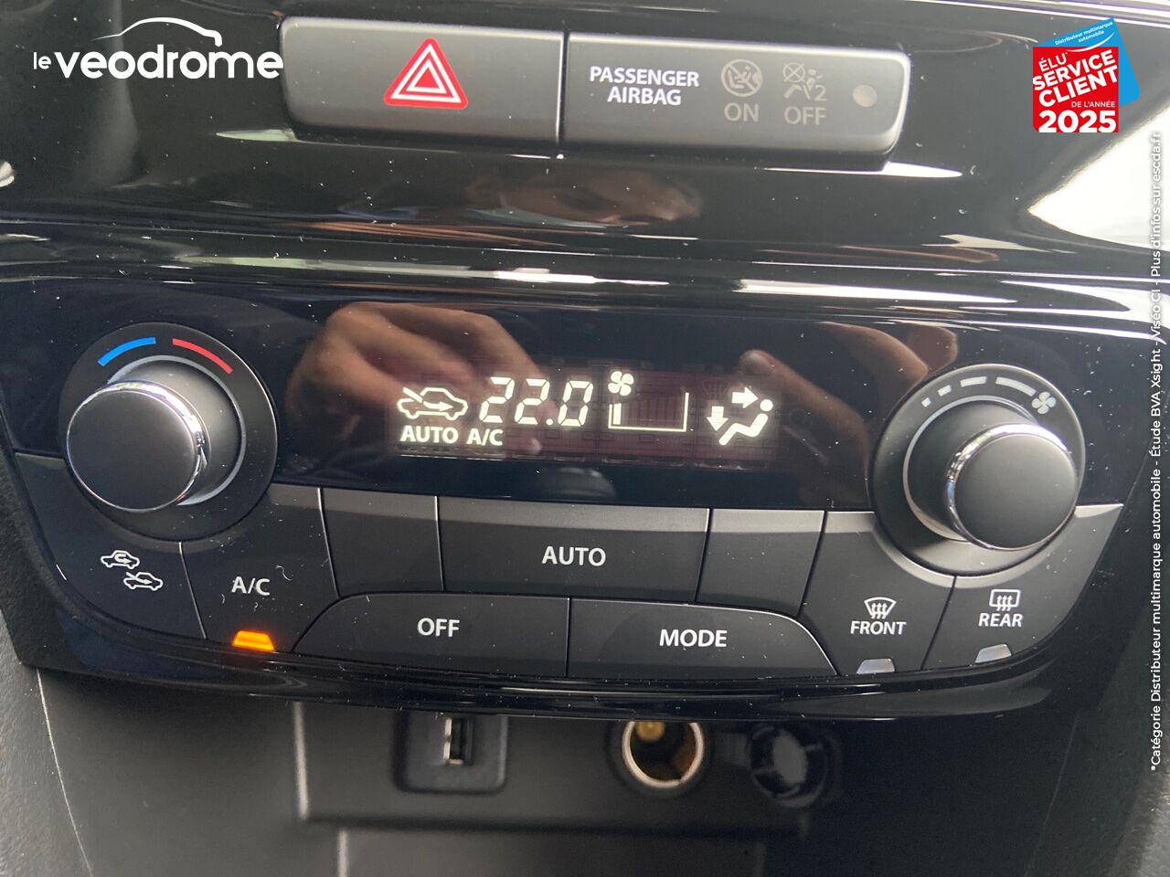 Véhicule d'occasion SUZUKI VITARA 1.4 BOOSTERJET HYBRID 129CH PRIVILEGE -22 CAMERA APPLE CARPLAY/ANDROIDAUTO LED SIEGE CHAUF chez Le Veodrome