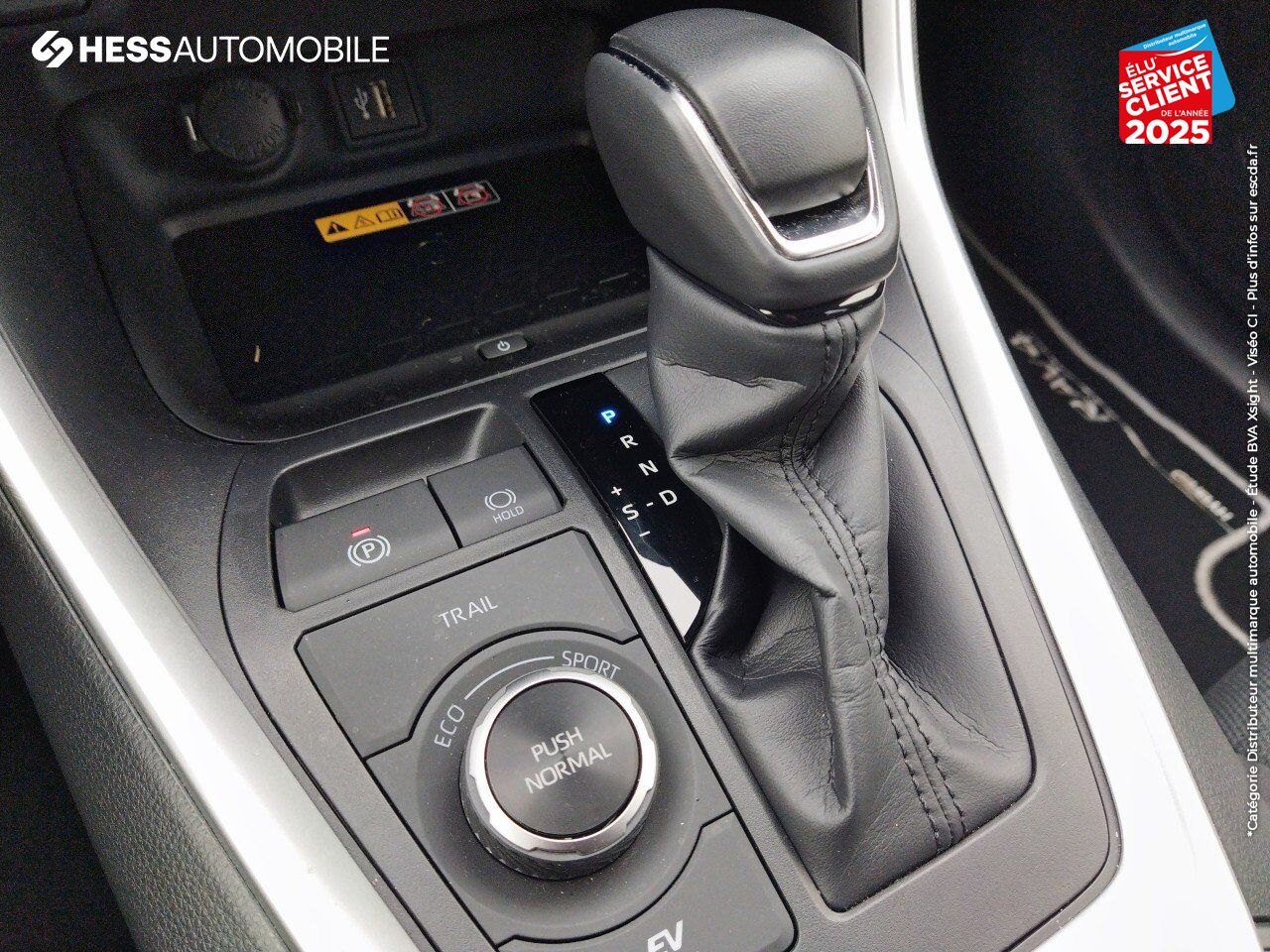 Véhicule d'occasion TOYOTA RAV4 2.5 HYBRIDE 222CH DYNAMIC AWD-I MY24 CAMERA CARPLAY chez Toyota Besançon