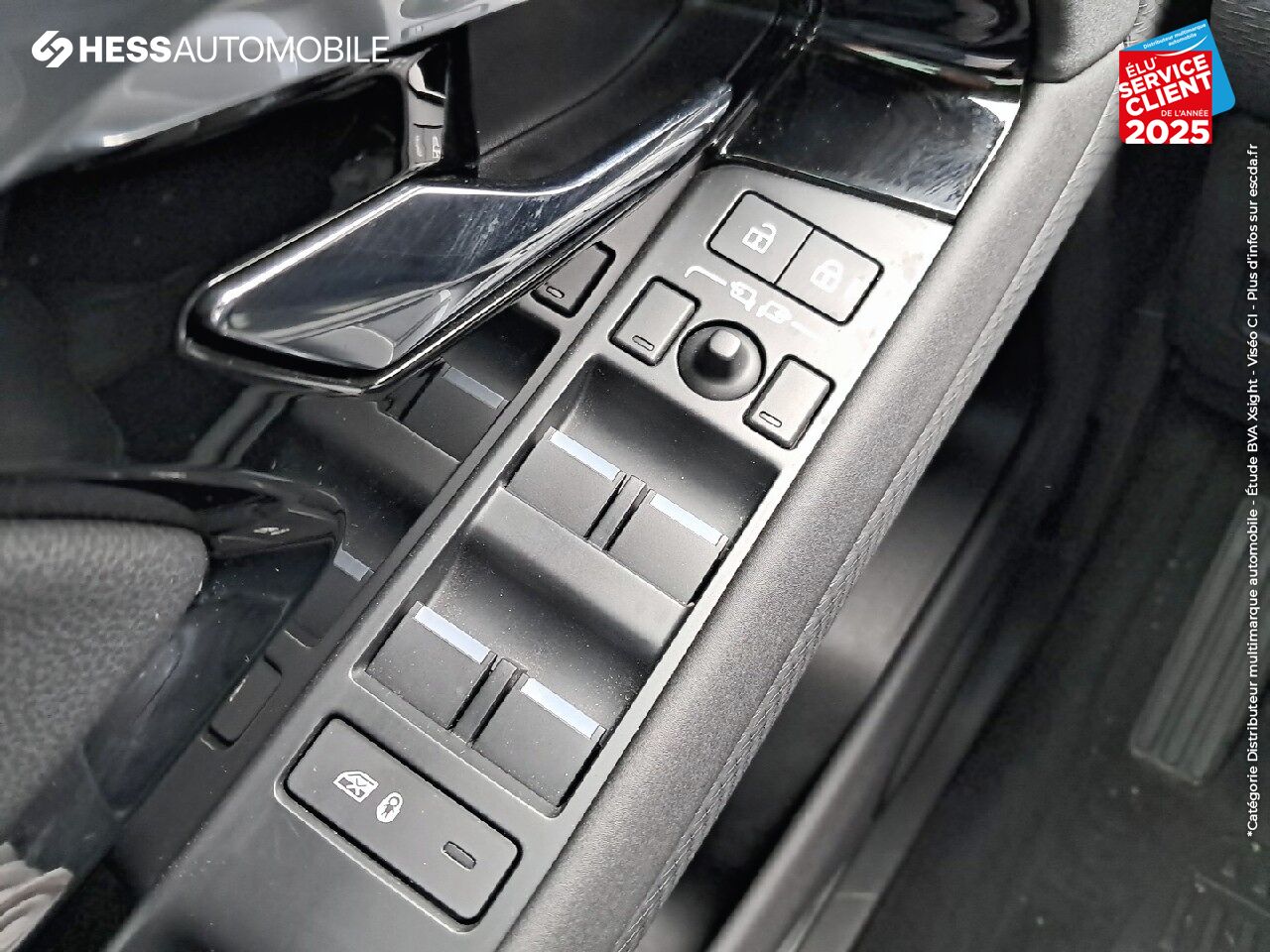 Véhicule d'occasion LAND-ROVER RANGE ROVER EVOQUE 2.0 P 200CH FLEX FUEL R-DYNAMIC S AWD BVA MARK III chez HESS Automobile