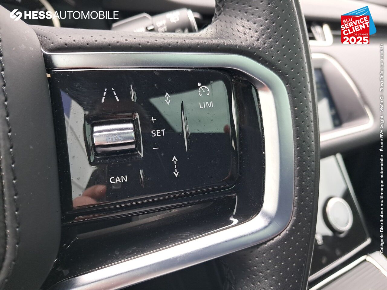 Véhicule d'occasion LAND-ROVER RANGE ROVER EVOQUE 2.0 P 200CH FLEX FUEL R-DYNAMIC S AWD BVA MARK III chez HESS Automobile