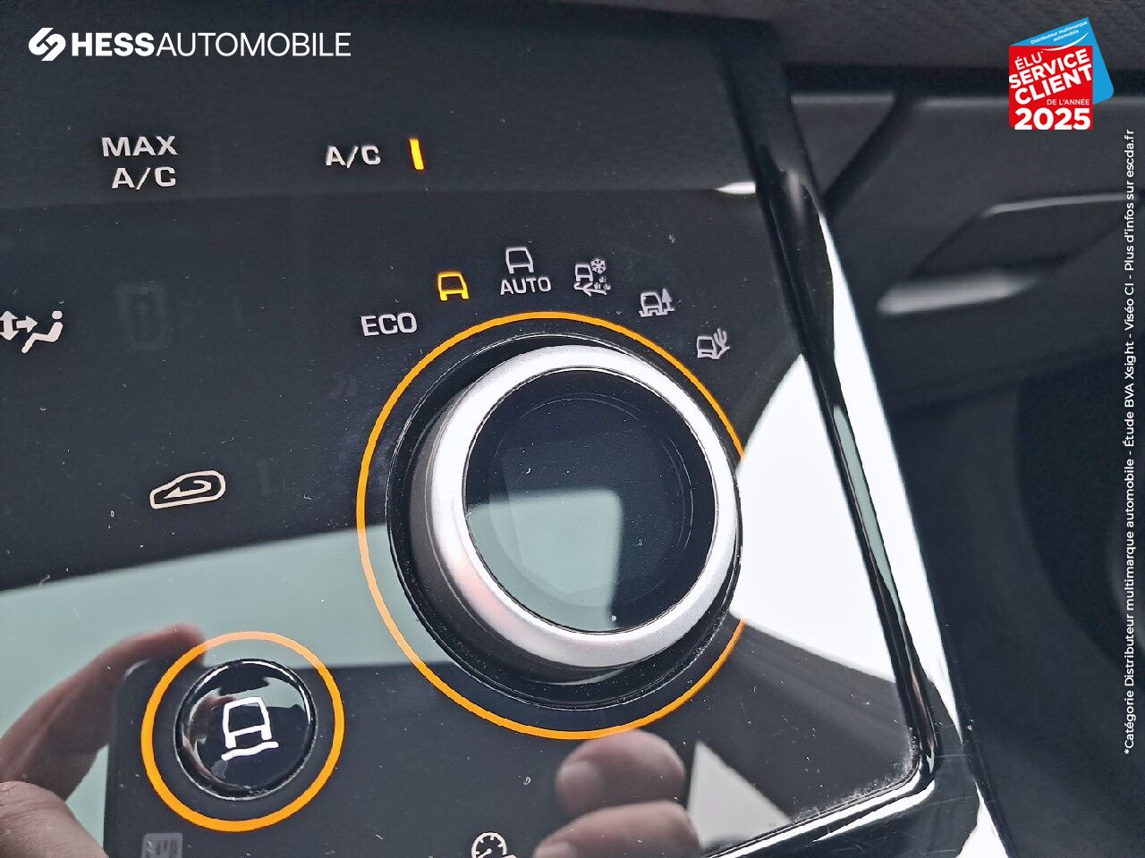 Véhicule d'occasion LAND-ROVER RANGE ROVER EVOQUE 2.0 P 200CH FLEX FUEL R-DYNAMIC S AWD BVA MARK III chez HESS Automobile