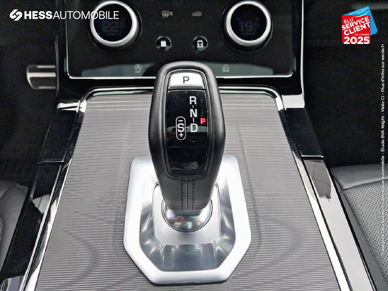 Véhicule d'occasion LAND-ROVER RANGE ROVER EVOQUE 2.0 P 200CH FLEX FUEL R-DYNAMIC S AWD BVA MARK III chez HESS Automobile
