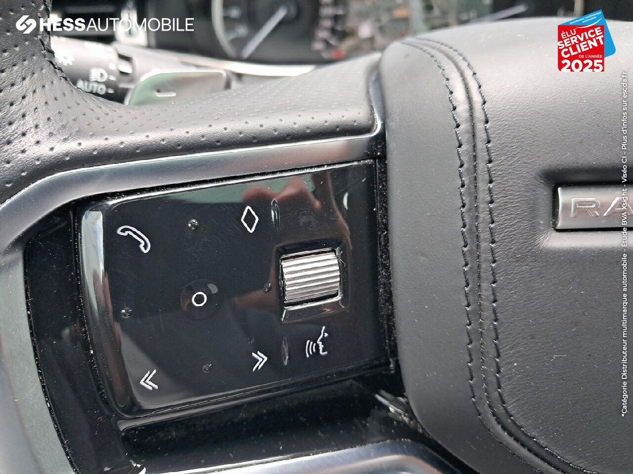 Véhicule d'occasion LAND-ROVER RANGE ROVER EVOQUE 2.0 P 200CH FLEX FUEL R-DYNAMIC S AWD BVA MARK III chez HESS Automobile