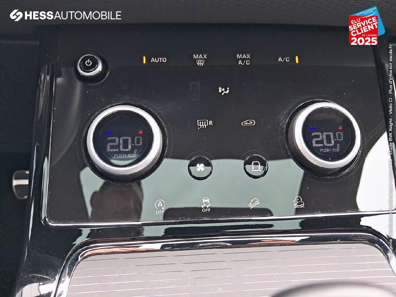 Véhicule d'occasion LAND-ROVER RANGE ROVER EVOQUE 2.0 P 200CH FLEX FUEL R-DYNAMIC S AWD BVA MARK III chez HESS Automobile