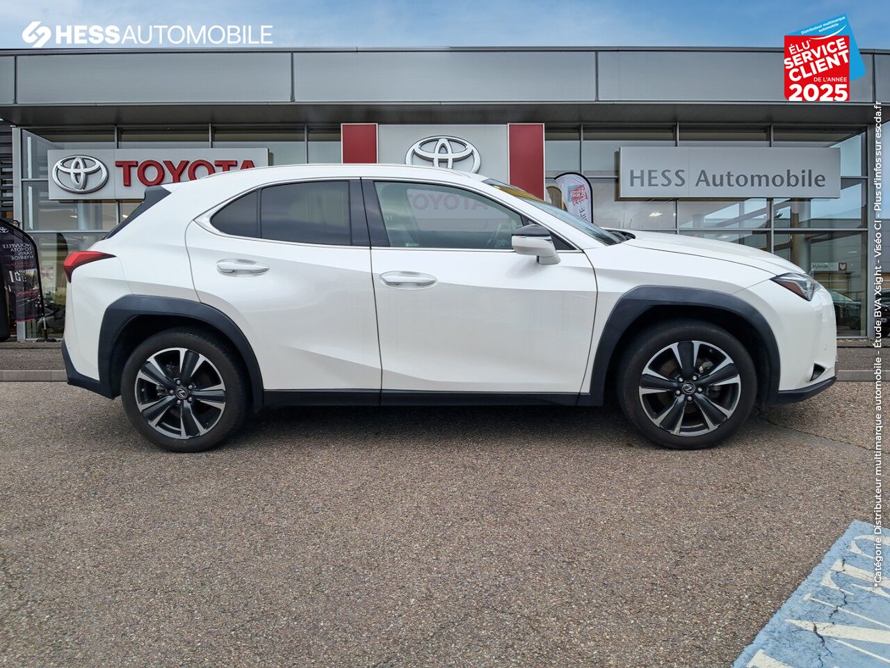 Véhicule d'occasion LEXUS UX 250H 2WD PREMIUM EDITION MY21 chez Hyundai Chalons